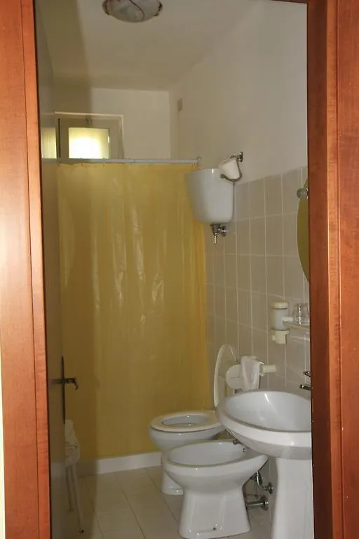Hotel La Quiete Assisi 2*,